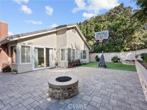 18  Brookdale  , Irvine, CA