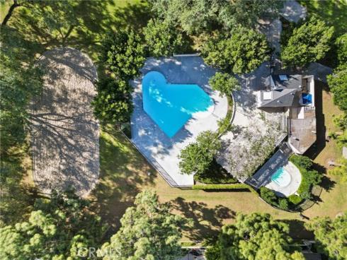 18  Brookdale  , Irvine, CA