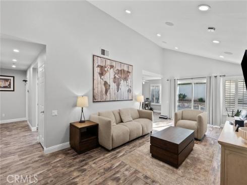 18  Brookdale  , Irvine, CA