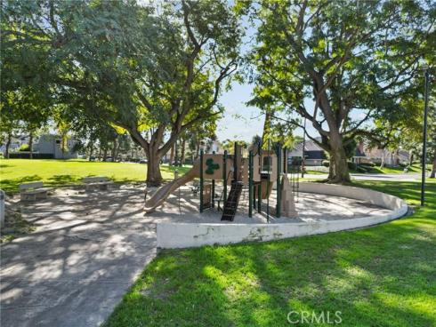 18  Brookdale  , Irvine, CA