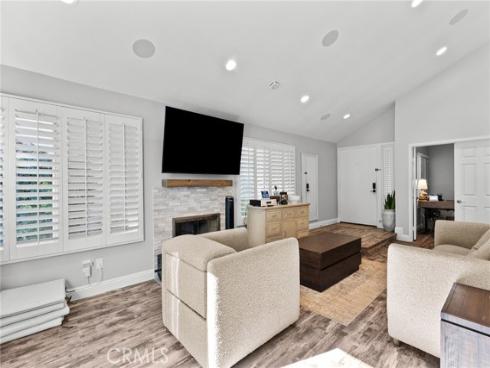 18  Brookdale  , Irvine, CA