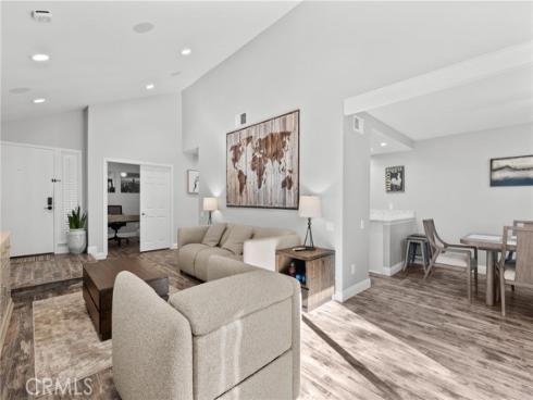 18  Brookdale  , Irvine, CA