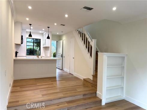 196  Pineview  , Irvine, CA