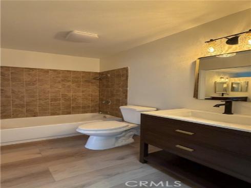 196  Pineview  , Irvine, CA