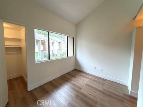 196  Pineview  , Irvine, CA