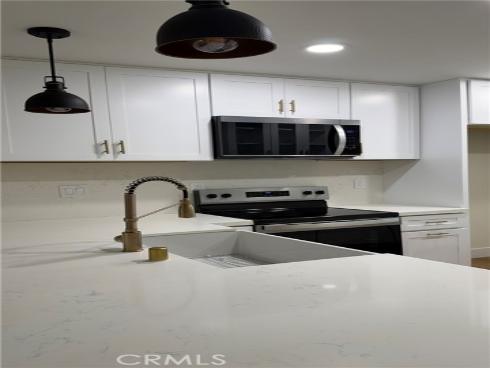 196  Pineview  , Irvine, CA