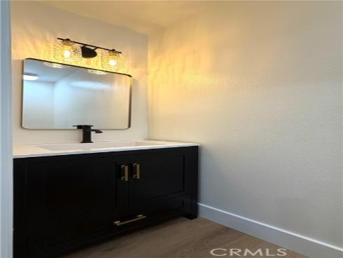 196  Pineview  , Irvine, CA