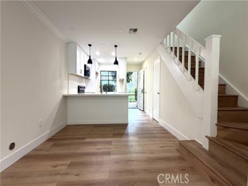 196  Pineview  , Irvine, CA