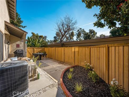 92  Echo  34  Run, Irvine, CA