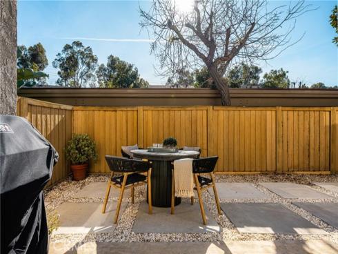 92  Echo  34  Run, Irvine, CA