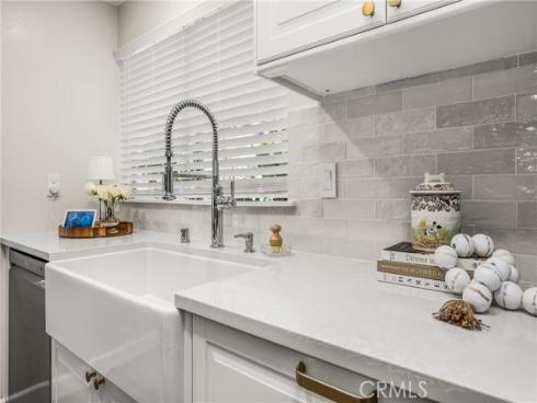 92  Echo  34  Run, Irvine, CA