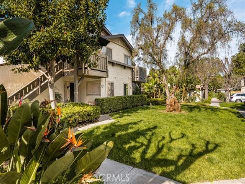 92  Echo  34  Run, Irvine, CA