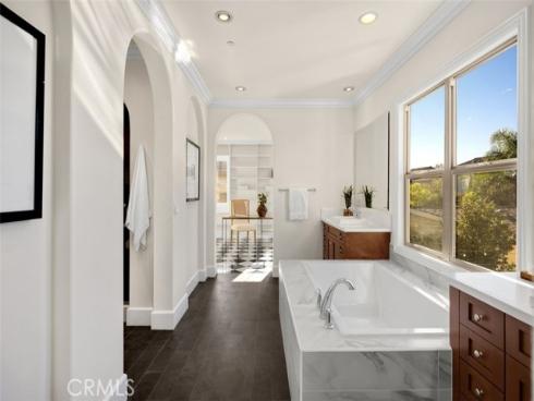 77  Clifford  , Irvine, CA