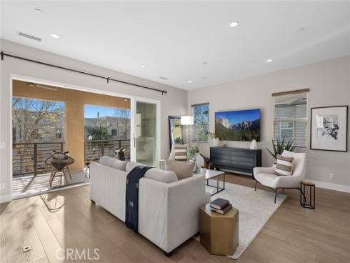 217  Cultivate  , Irvine, CA