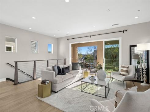 217  Cultivate  , Irvine, CA