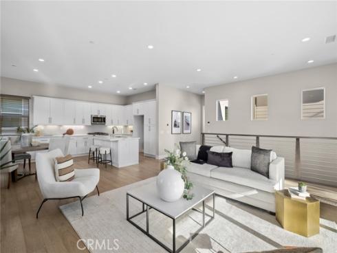 217  Cultivate  , Irvine, CA