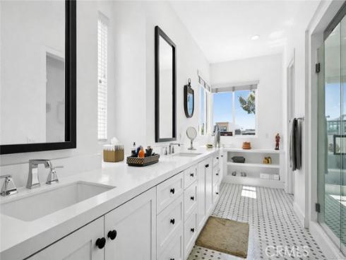 251  Follyhatch  , Irvine, CA