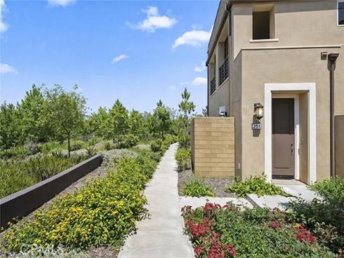 251  Follyhatch  , Irvine, CA