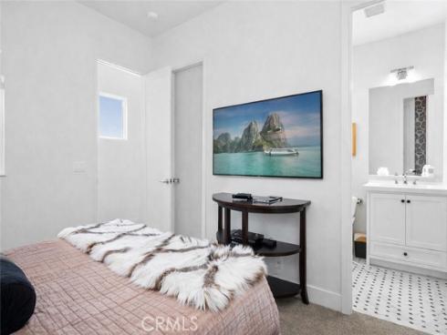 251  Follyhatch  , Irvine, CA