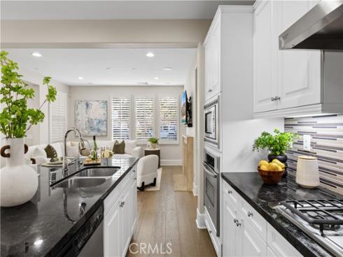 129  Pathway  , Irvine, CA