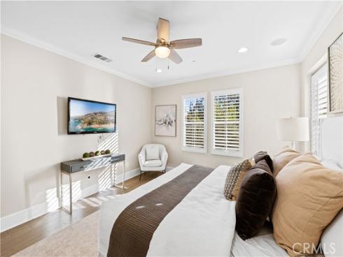 129  Pathway  , Irvine, CA