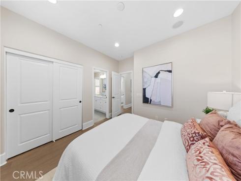 129  Pathway  , Irvine, CA