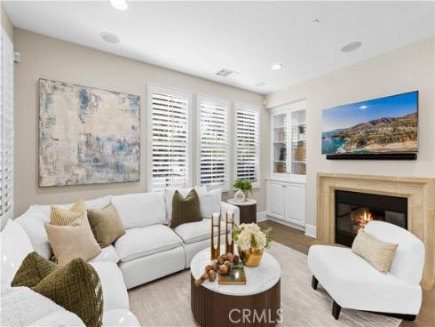 129  Pathway  , Irvine, CA