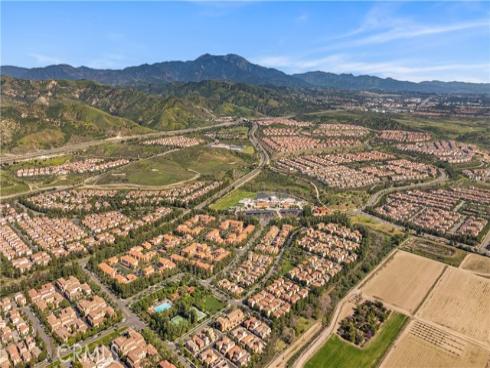 129  Pathway  , Irvine, CA