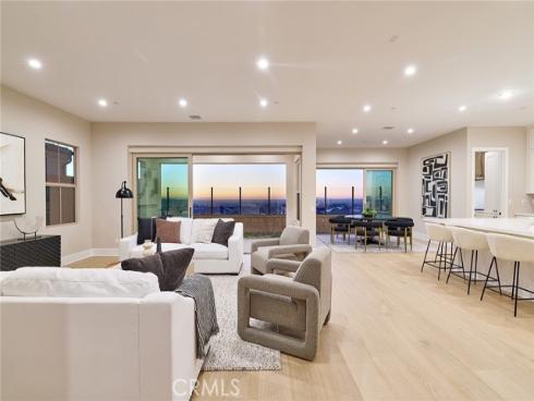 113  Oakstone  , Irvine, CA