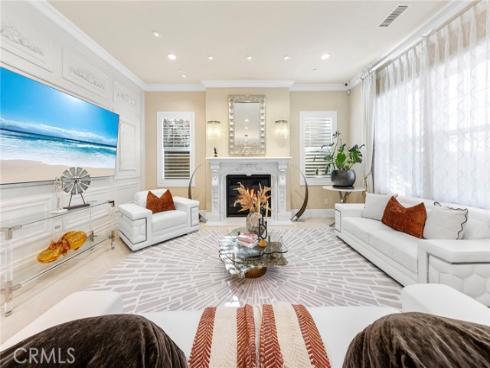 123  Calderon  , Irvine, CA