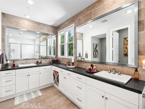 131  Spiral  , Irvine, CA