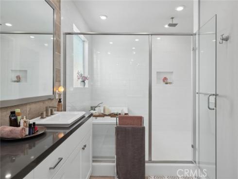 131  Spiral  , Irvine, CA