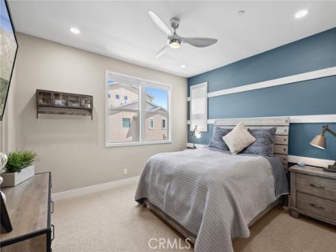 131  Spiral  , Irvine, CA