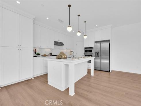 115  Della  , Irvine, CA