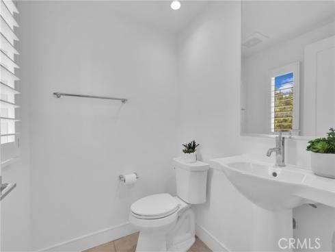 115  Della  , Irvine, CA