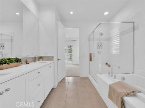 115  Della  , Irvine, CA