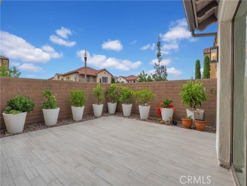 115  Della  , Irvine, CA