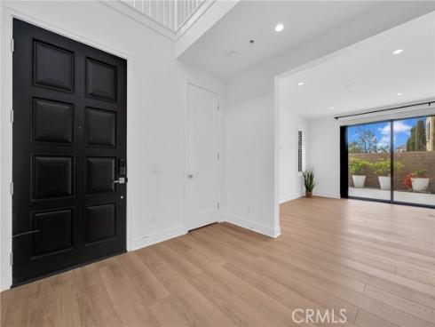 115  Della  , Irvine, CA