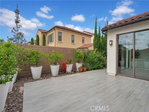115  Della  , Irvine, CA