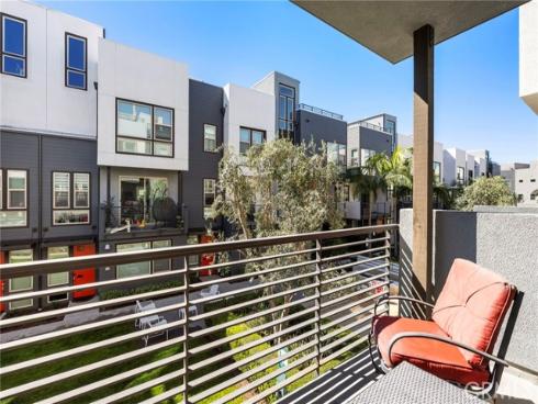 162  Placemark  , Irvine, CA