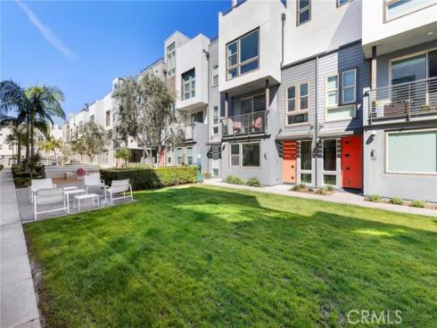 162  Placemark  , Irvine, CA