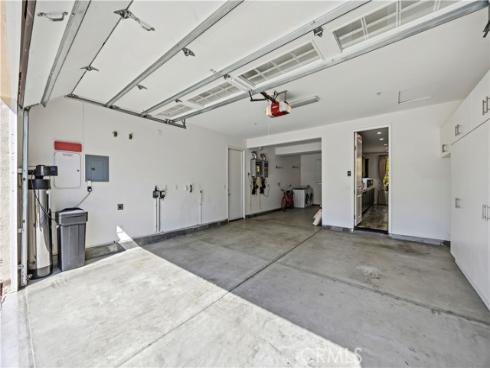 219  Compass  , Irvine, CA