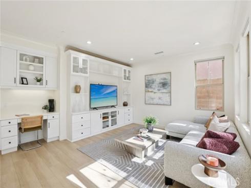 24  Maycrest  , Irvine, CA