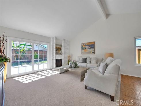 4  Carson  , Irvine, CA