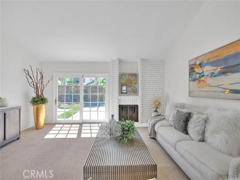 4  Carson  , Irvine, CA