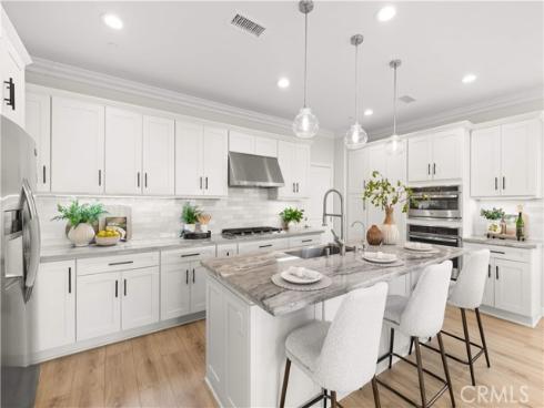 109  Bumblebee  , Irvine, CA