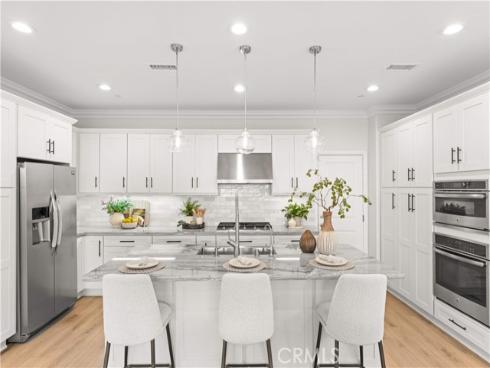 109  Bumblebee  , Irvine, CA