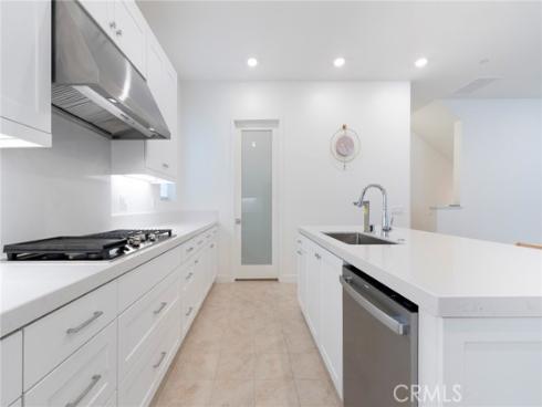 275  Lynx  , Irvine, CA