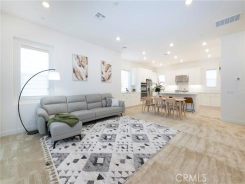 275  Lynx  , Irvine, CA