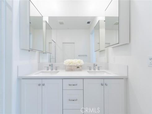 275  Lynx  , Irvine, CA